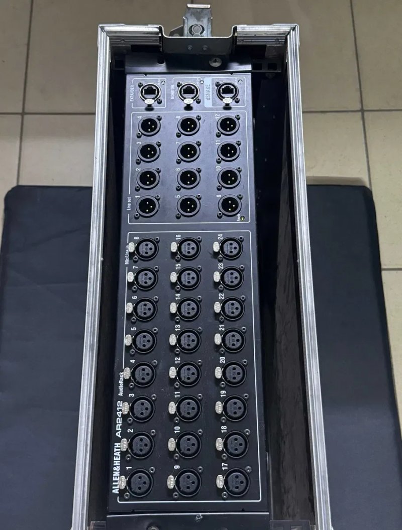 Allen & Heath QU-16 Цифровий мікшерний пульт Стейдж бокс Allen & Heath AR2412 Audio Rack — фото 5