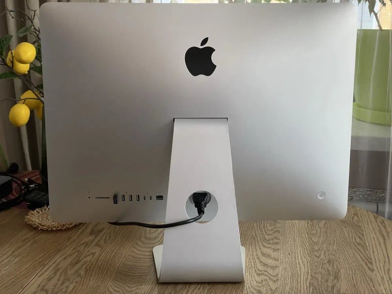 Apple iMac 21.5 2019 року Retina 4K. i5 / 8Gb / 1Tb Fusion drive / AMD Radeon Pro 560X 4Gb. Швидкий настільний комп'ютер — фото 2