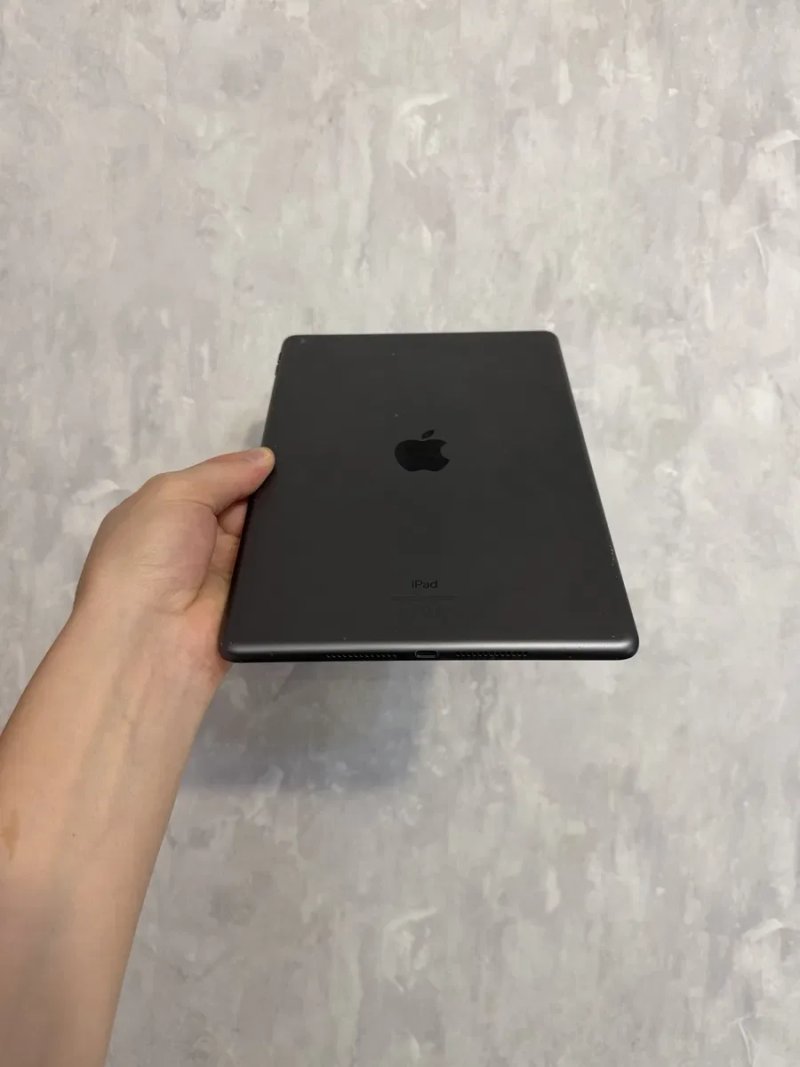 Apple iPad 8 32GB Wi-Fi — фото 7