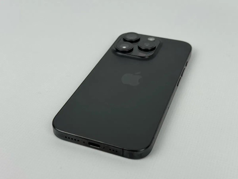 Apple iPhone 15 Pro 128 GB Black Titanium Neverlock — фото 3