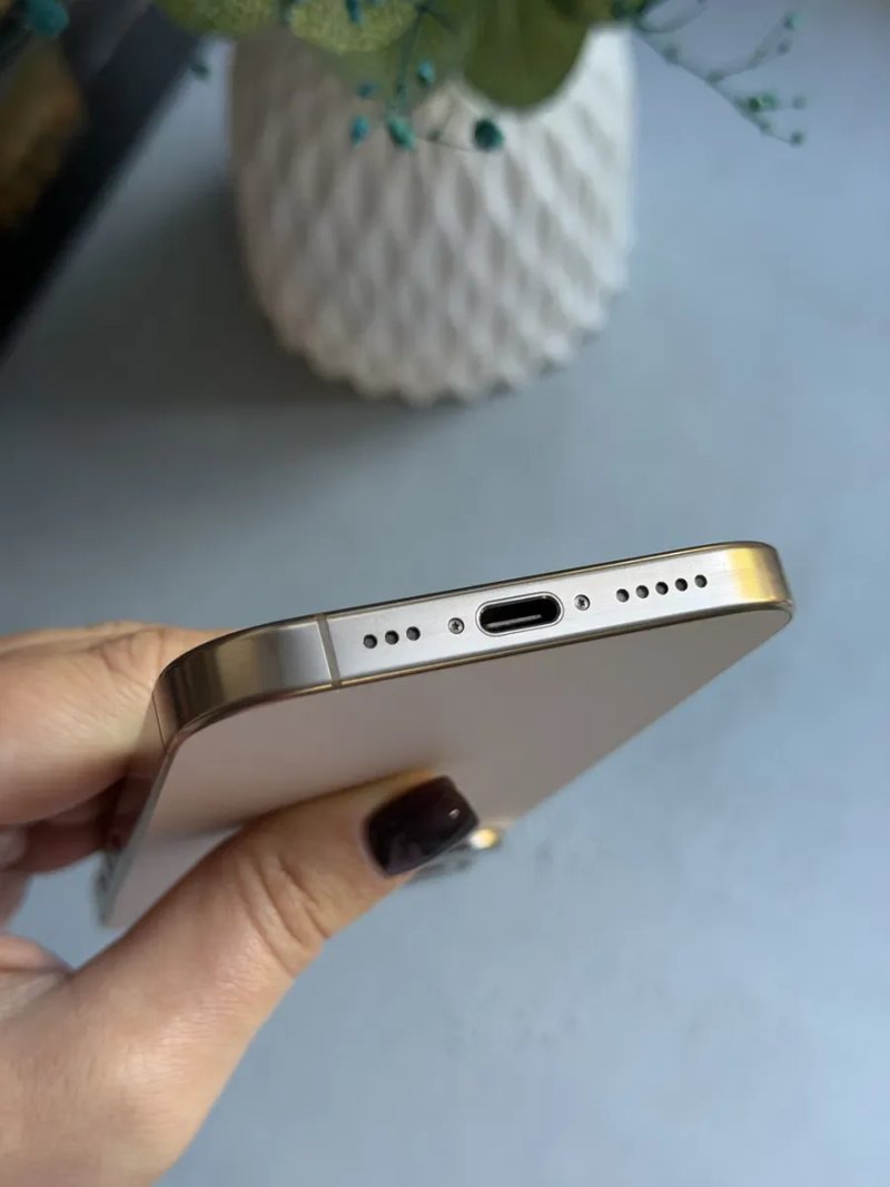 Apple iPhone 16 Pro 256GB Desert. Neverlock. Esim — фото 5