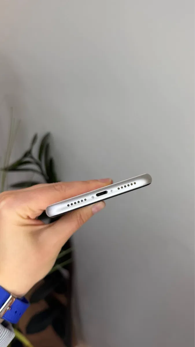 Apple iPhone 16 Pro Max 256GB Black Titanium 90% eSIM Neverlock — фото 5