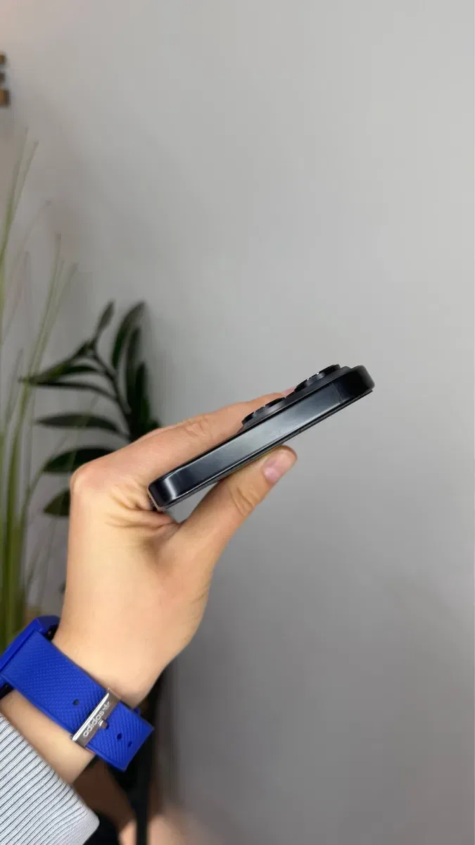 Apple iPhone 16 Pro Max 256GB Black Titanium 90% eSIM Neverlock — фото 8