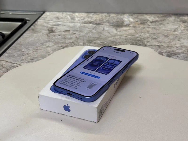 Apple IPhone 16 Ultramarine 256 Gb Neverlock Ідеальний Стан — фото 2
