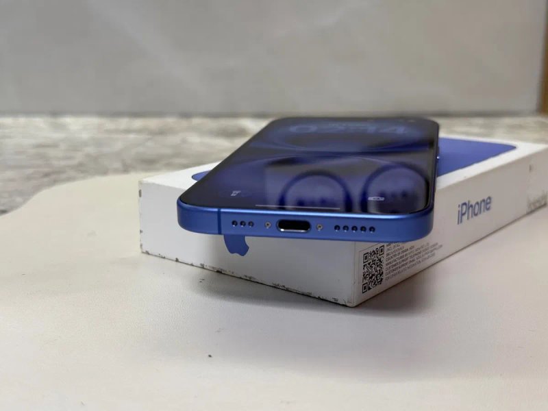 Apple IPhone 16 Ultramarine 256 Gb Neverlock Ідеальний Стан — фото 6