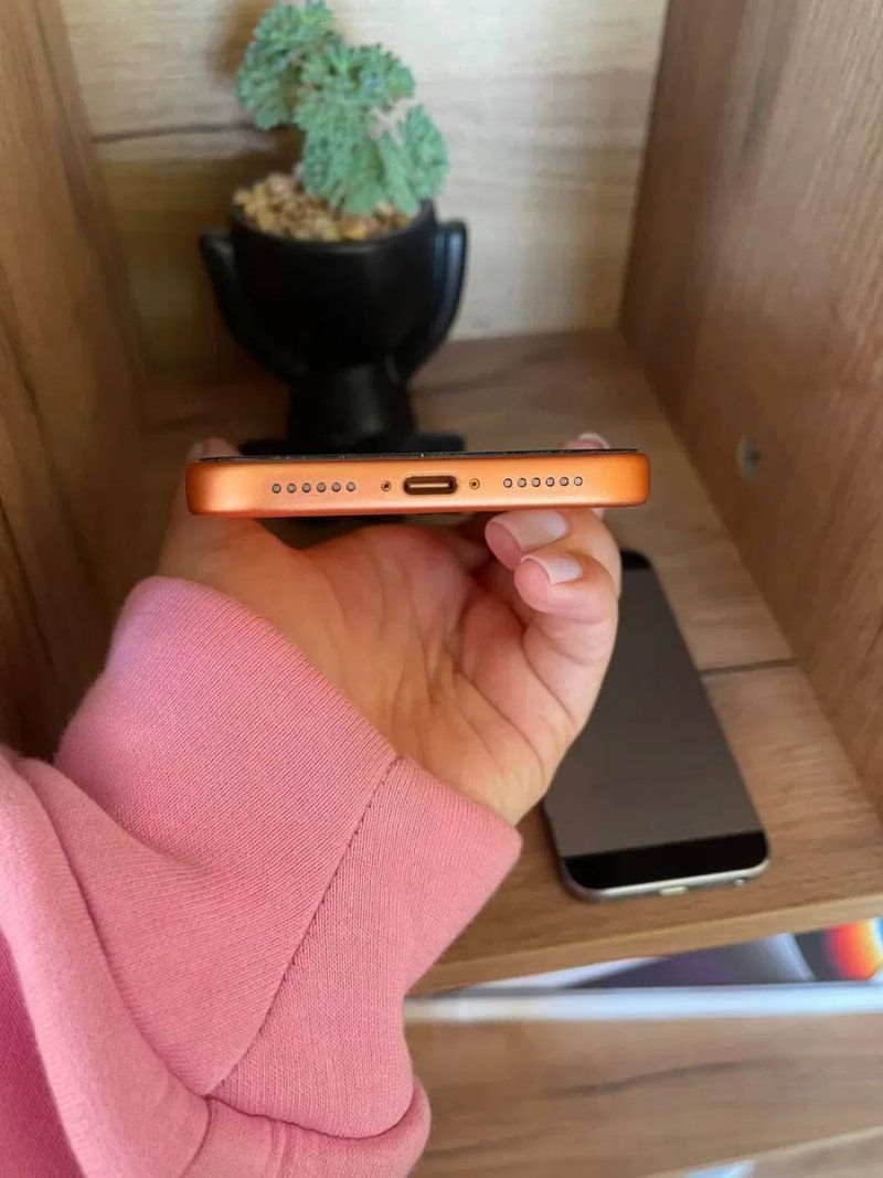Apple iPhone 17 Pro Max 256GB  COSMIC ORANGE (MFYN4) — фото 4