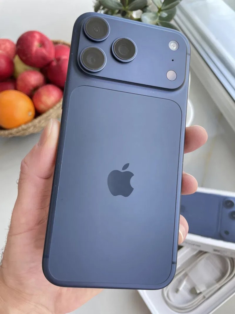 Apple iPhone 17 Pro Max Blue 256 Gb Never Lock — фото 2