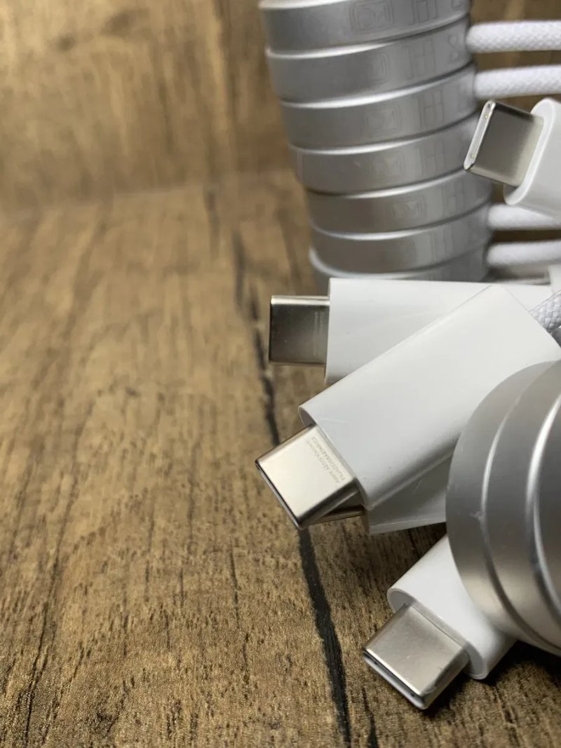 Apple Watch Оригінал Зарядка для смарт годинника Magnetic Fast Charger — фото 4