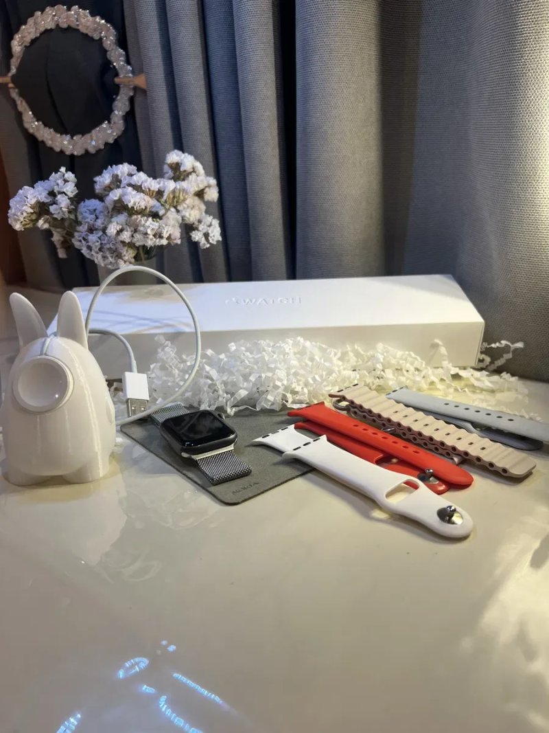 Apple Watch SE 40mm | 5 ремінців + підставка — фото 6