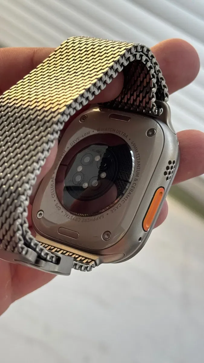 Apple Watch Ultra 3 49mm Natural Titanium + Natural Titanium Milanese Loop — фото 2