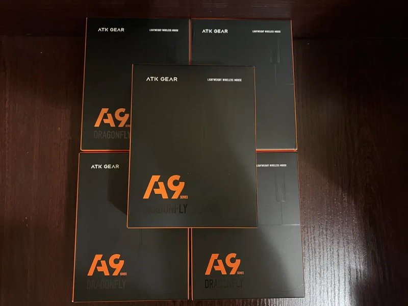 ATK A9 PLUS ігрова мишка біла чорна як superlight x gpx — фото 2