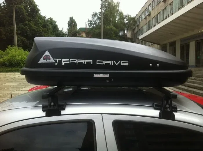 Автобокс на крышу дах Terra Drive 320 літрів сірий чорний матові 134х80х36 см нові уцінка пластик правосторонні Терра Драйв внутр 127x80x36 гарантія — фото 6