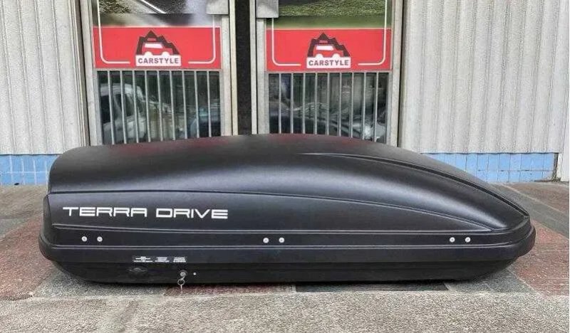 Автобокс на крышу Terra Drive 440 литров серый черный матовый 175*85*44 см БУ бокс пластиковый кунг кофр универсальный гарантия замки двухсторонний — фото 3