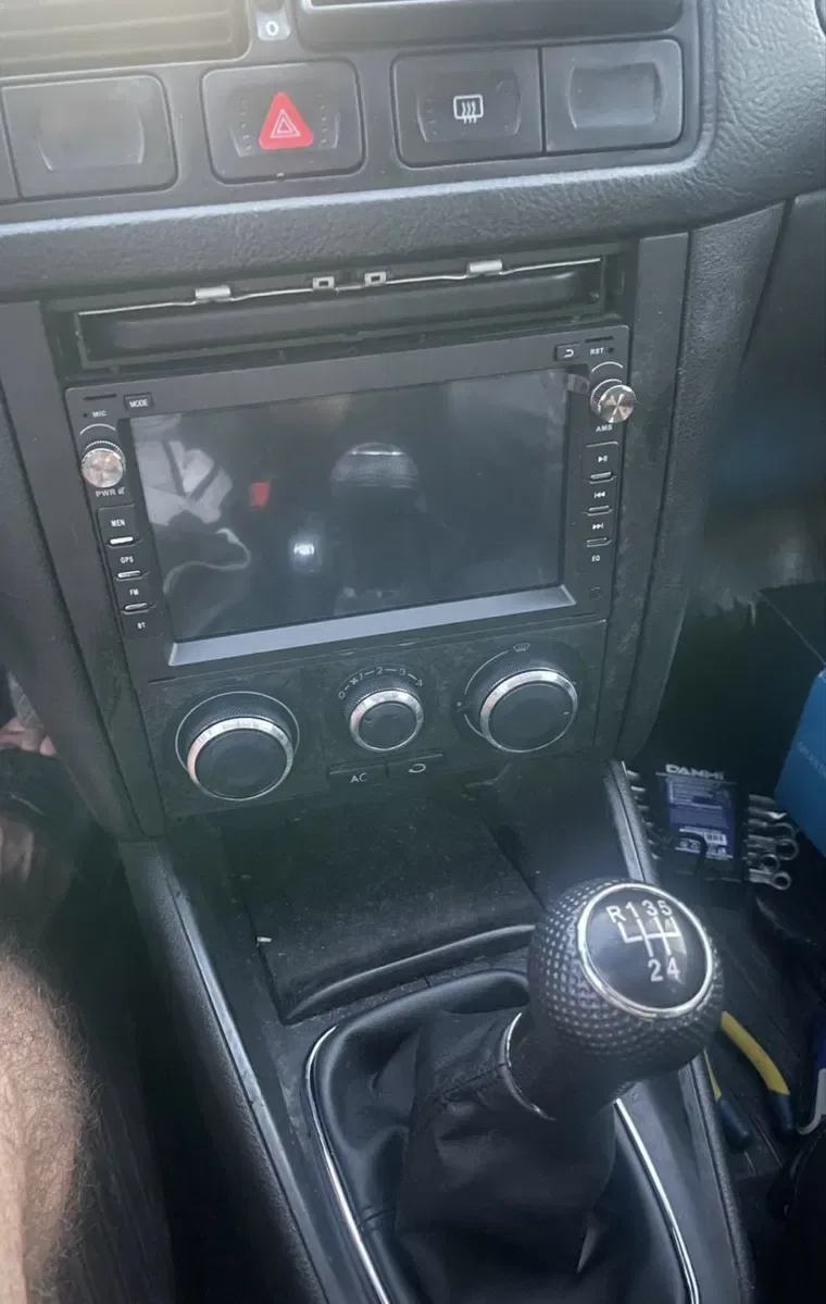 Автомагнитола MEKEDE Android 15 c Carplay для VW — фото 3