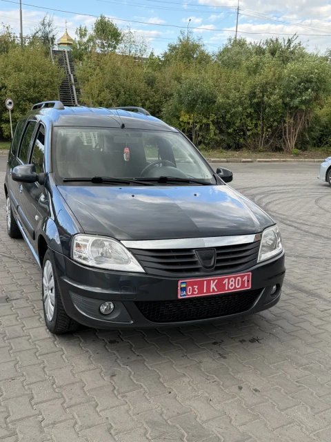 АвтомобільDACIA Logan