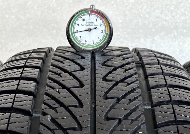 Автошини колеса резина 215/55 R17 Goodyear Ultra Grip зимові 2022 рік — фото 3