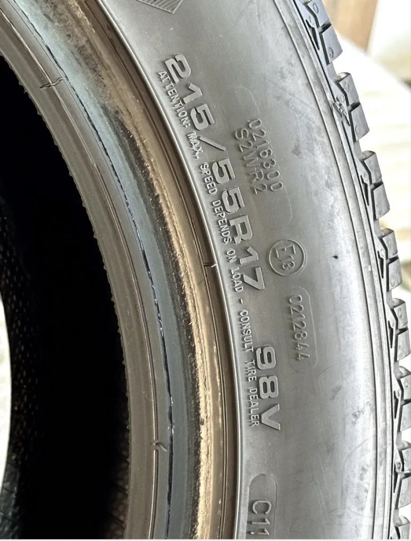 Автошини колеса резина 215/55 R17 Goodyear Ultra Grip зимові 2022 рік — фото 7