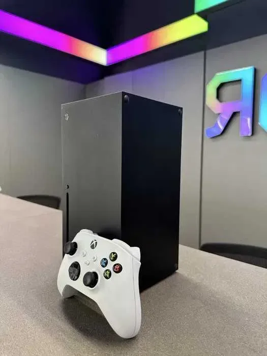б/у Ігрова приставка Microsoft Xbox (Series X) (1TB) (Black) Кам'янське Ябко ТЦ Терра — фото 2