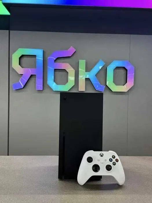 б/у Ігрова приставка Microsoft Xbox (Series X) (1TB) (Black) Кам'янське Ябко ТЦ Терра — фото 3