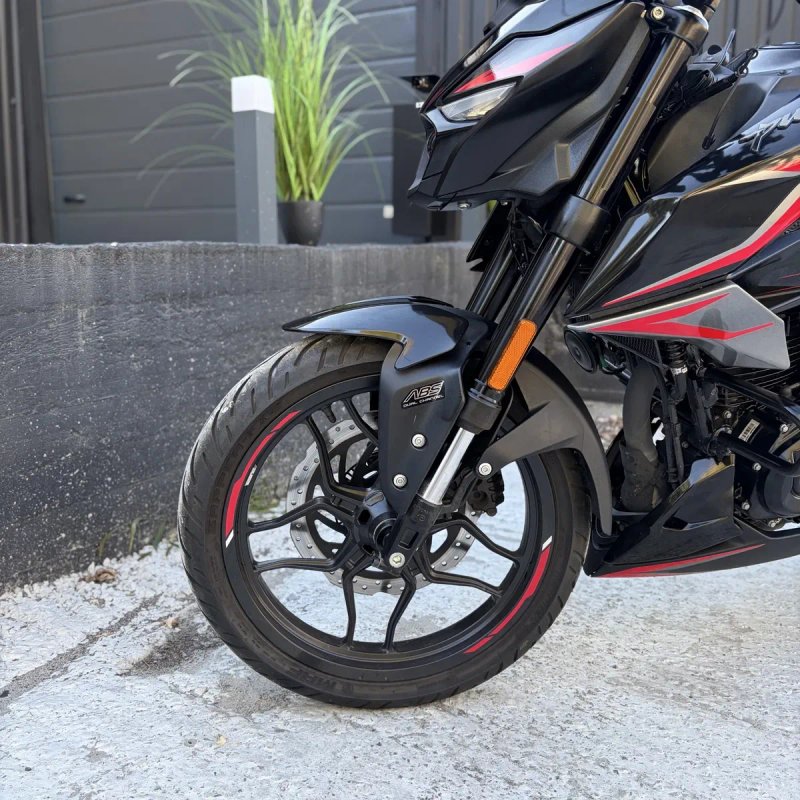 Bajaj Pulsar N250 2000км пробіг — фото 6