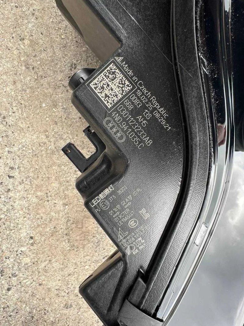 Бампер Audi A8 D5 Фары Решітка Ауді А8 Д5 Оптика Фари Фонари Радар — фото 5