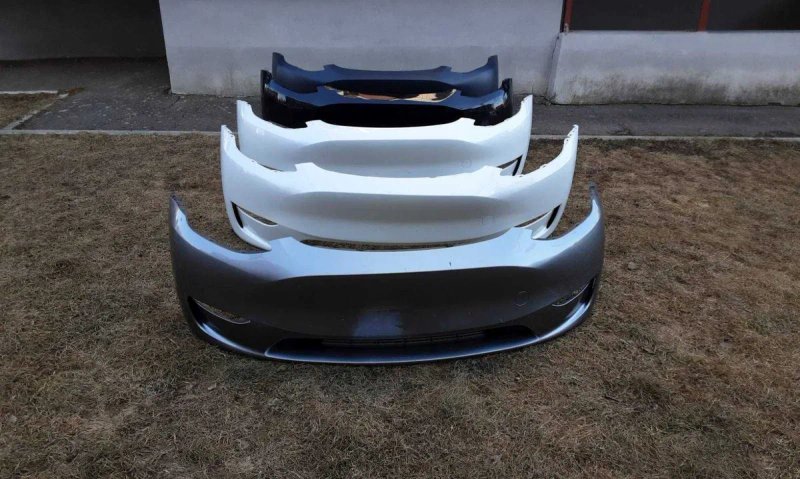 Бампер передній Tesla Тесла model Y 2023-2024 без отворів парктроніків — фото 7
