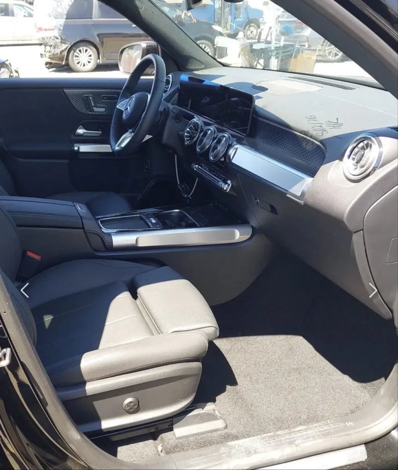 Бампер передній w243 mercedes eqb рестайлінг колір фарби 696 — фото 4