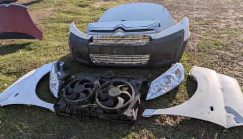 Бампер решітка капот крило фара телевізор в зборі морда citroen jumpy