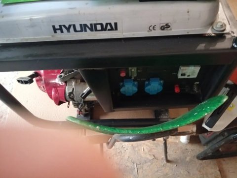Бензиновий генератор Hyundai HG3000