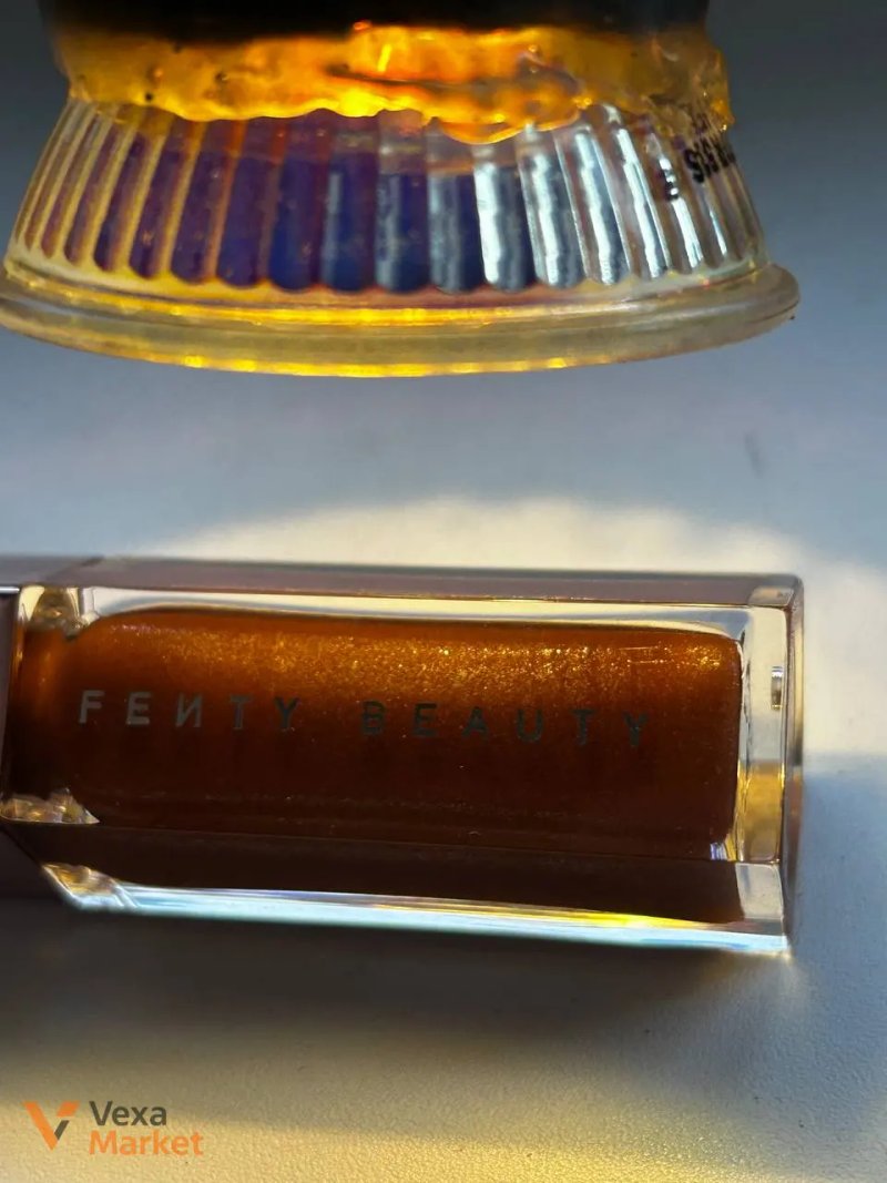 Блиск для губ Fenty Beauty by Rihanna Gloss Bomb 01 - Fenty Glow — фото 2