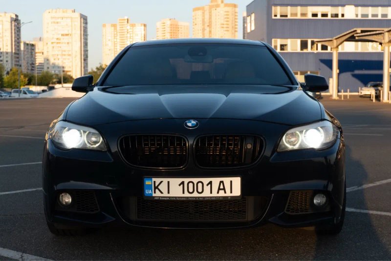 BMW F10 550i xDrive Фул фарш 2012 — фото 2