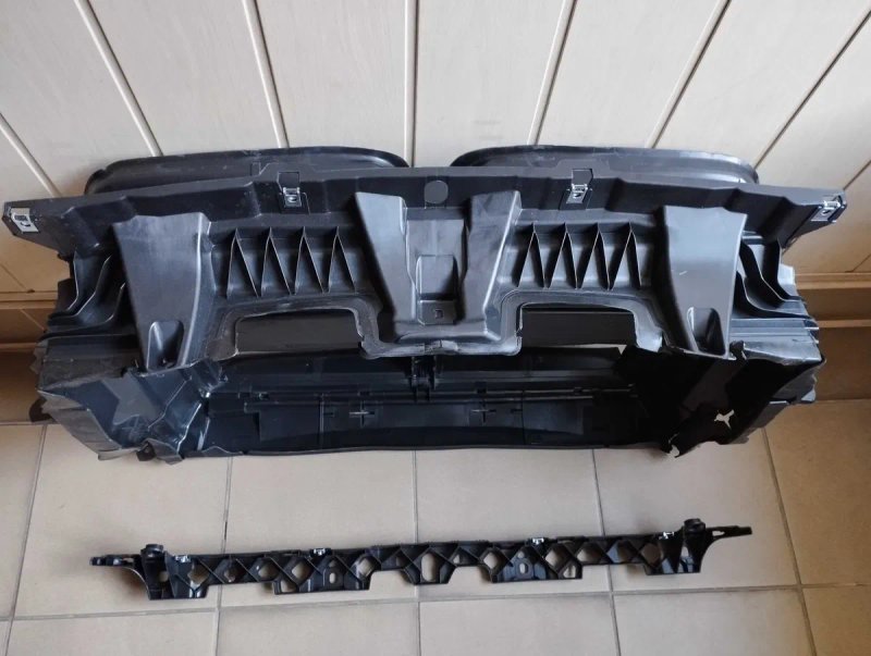 BMW X2 F39 Центральний воздуховод радіатора жалюзі 51748069176 дифлектор телевізор — фото 8