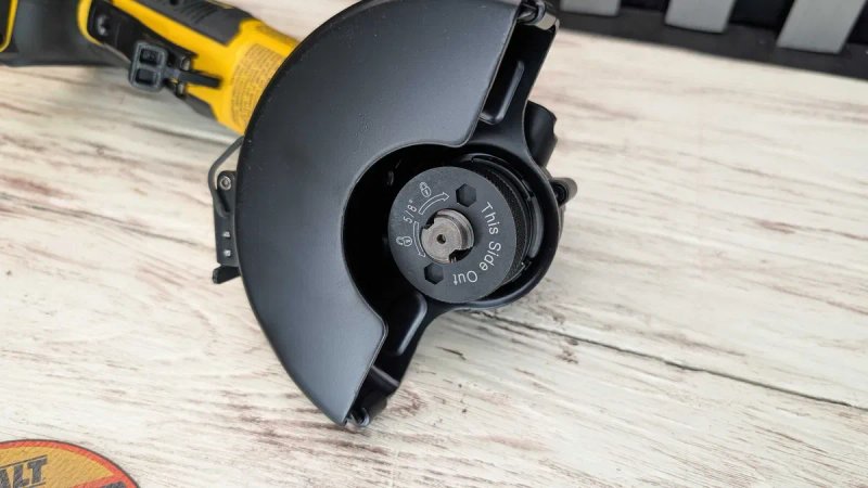 Болгарка КШМ Бесщіточна DeWalt DCG402 — фото 7