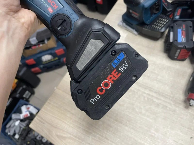 Bosch GWS 18V-10 C Professional / Акумуляторна КШМ Бош (з АКБ ProCORE 5.5Ah) — фото 7