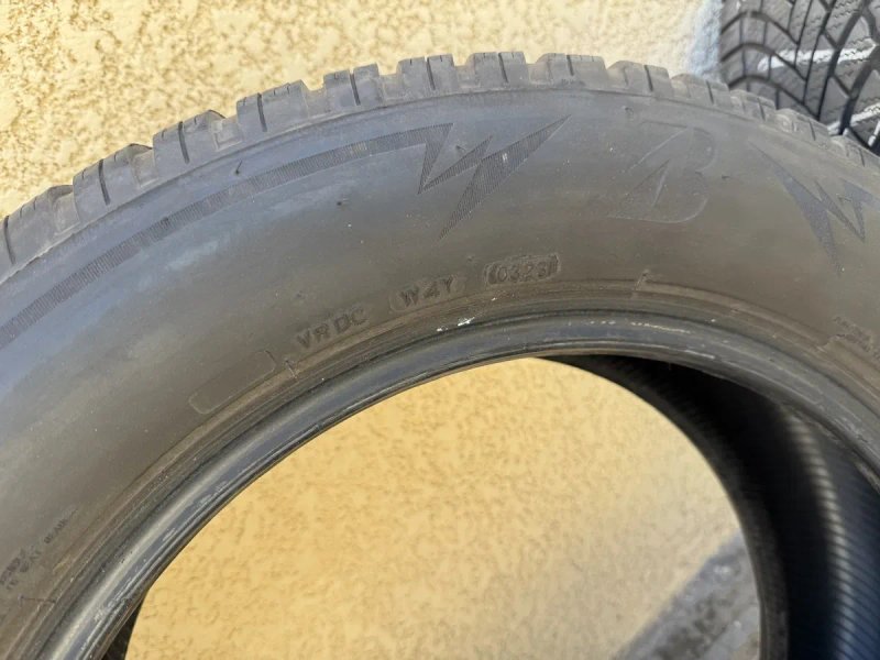 Bridgestone Blizzak LM005 235/60 R18 107V зима — фото 6