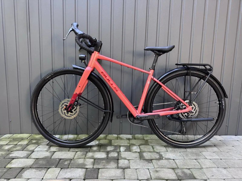 BULLS Daily Grinder 1, модель 2026 року. Це універсальний gravel/commuter із повним оснащенням для міста й подорожей. — фото 2