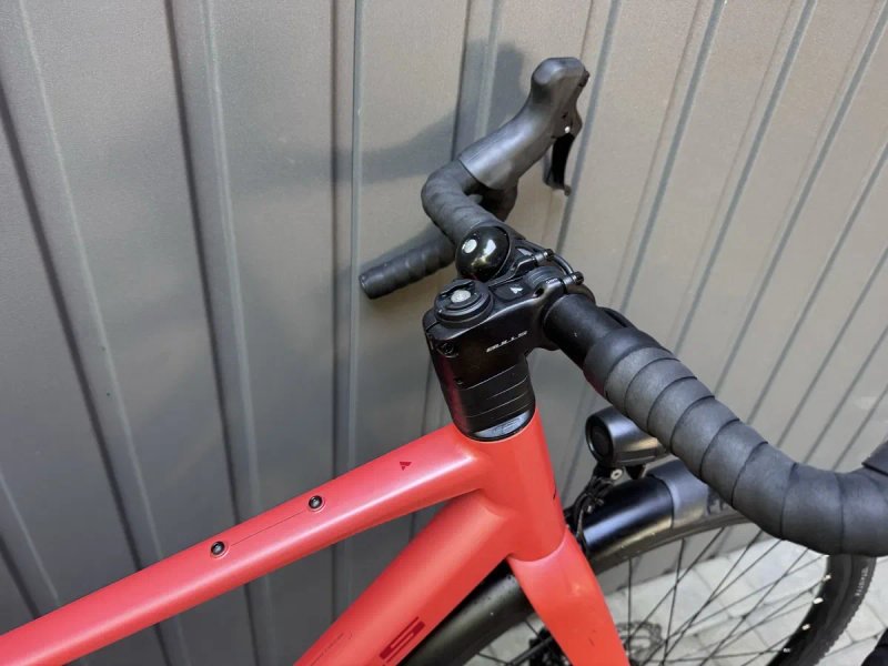 BULLS Daily Grinder 1, модель 2026 року. Це універсальний gravel/commuter із повним оснащенням для міста й подорожей. — фото 4