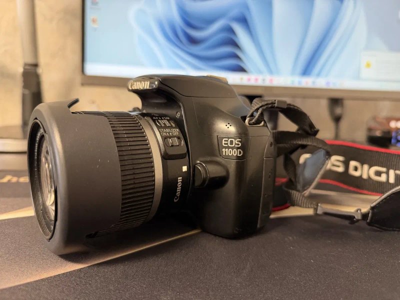 Canon EOS 1100D • Фотоаппарат • EF-S 18-55mm IS • 3 аккумулятора • Батарейный блок • Идеал — фото 2