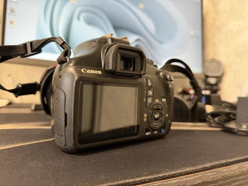 Canon EOS 1100D • Фотоаппарат • EF-S 18-55mm IS • 3 аккумулятора • Батарейный блок • Идеал — фото 4