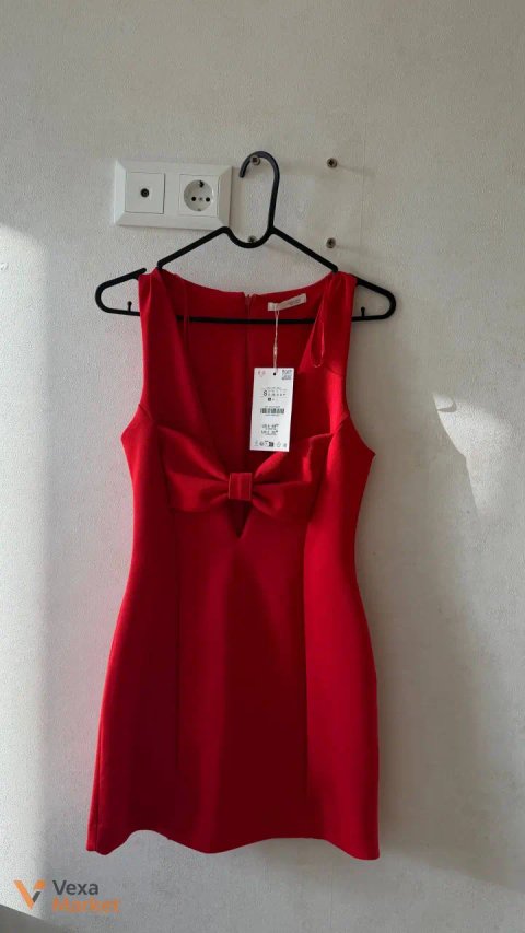 Червона сукня Zara з бантом