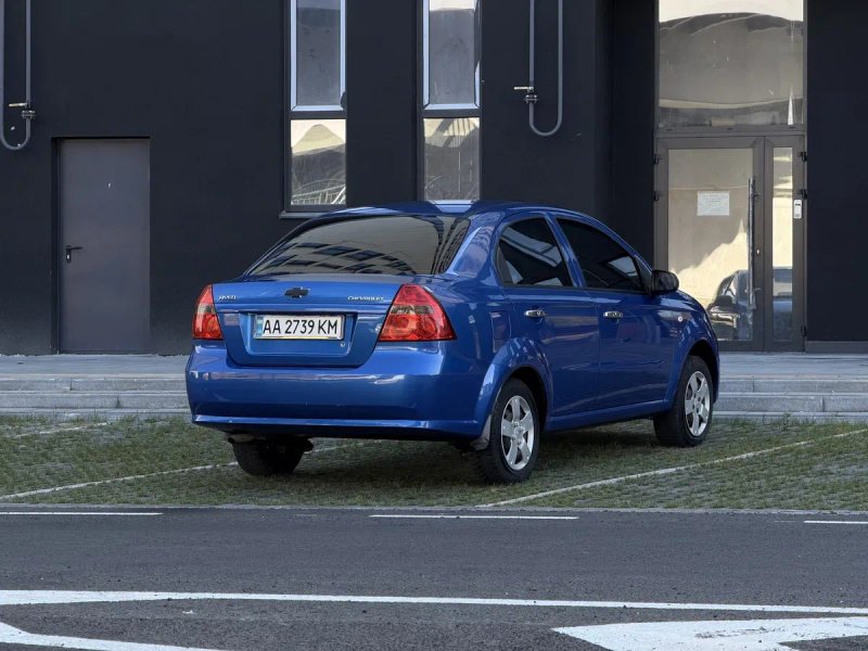 Chevrolet AVEO 2008 рік  1.5 Стан близький до ідеала, Без гнилі та ржавчини нічого не мальоване — фото 3