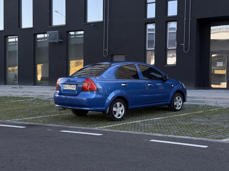 Chevrolet AVEO 2008 рік  1.5 Стан близький до ідеала, Без гнилі та ржавчини нічого не мальоване — фото 4