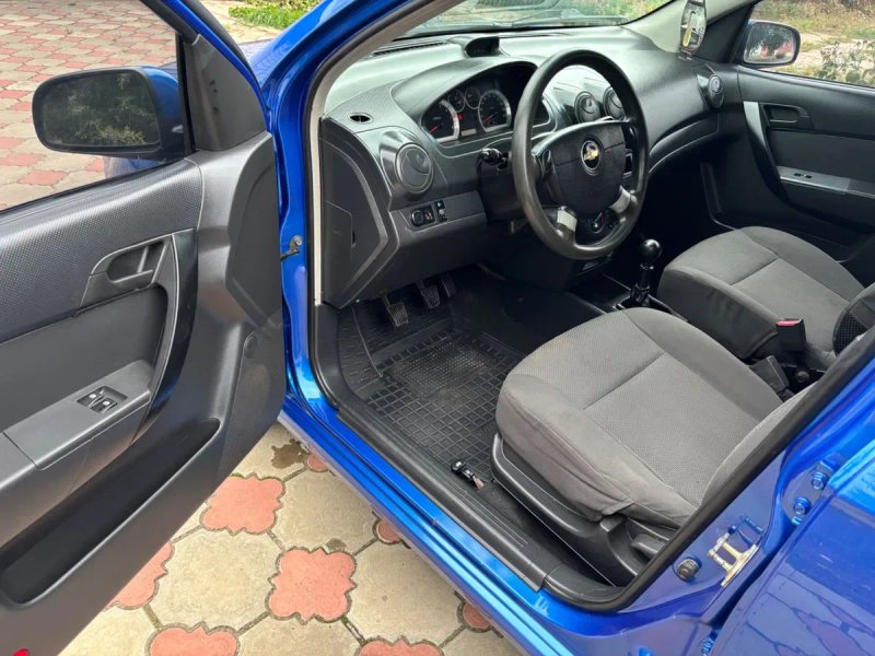 Chevrolet Aveo LS 2008 год — фото 7