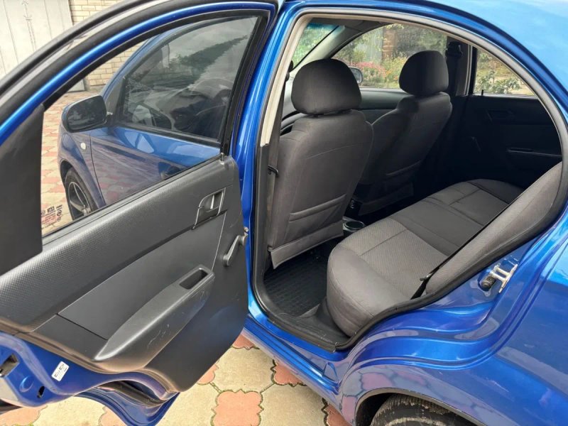 Chevrolet Aveo LS 2008 год — фото 8