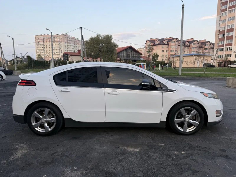 Chevrolet volt 1 plug in — фото 4