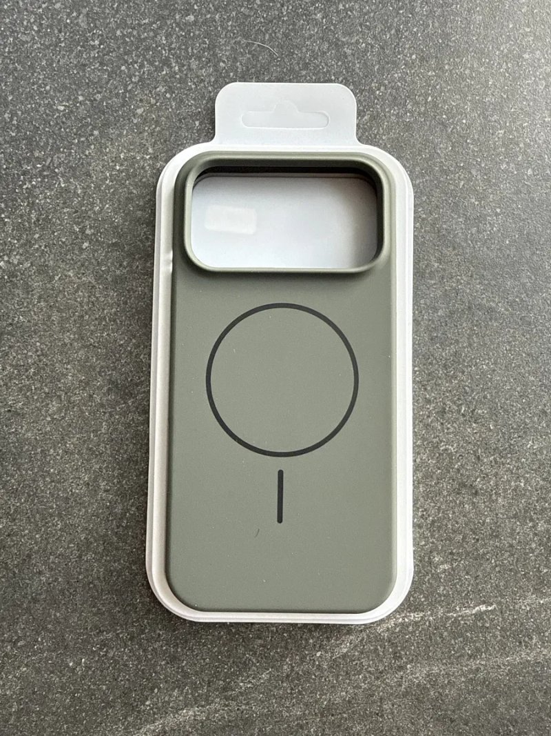 Чохол iPhone 17 Pro Max MagSafe з мікрофіброю Silicone Case. Чехол айфон 17 про макс с магсейф — фото 3