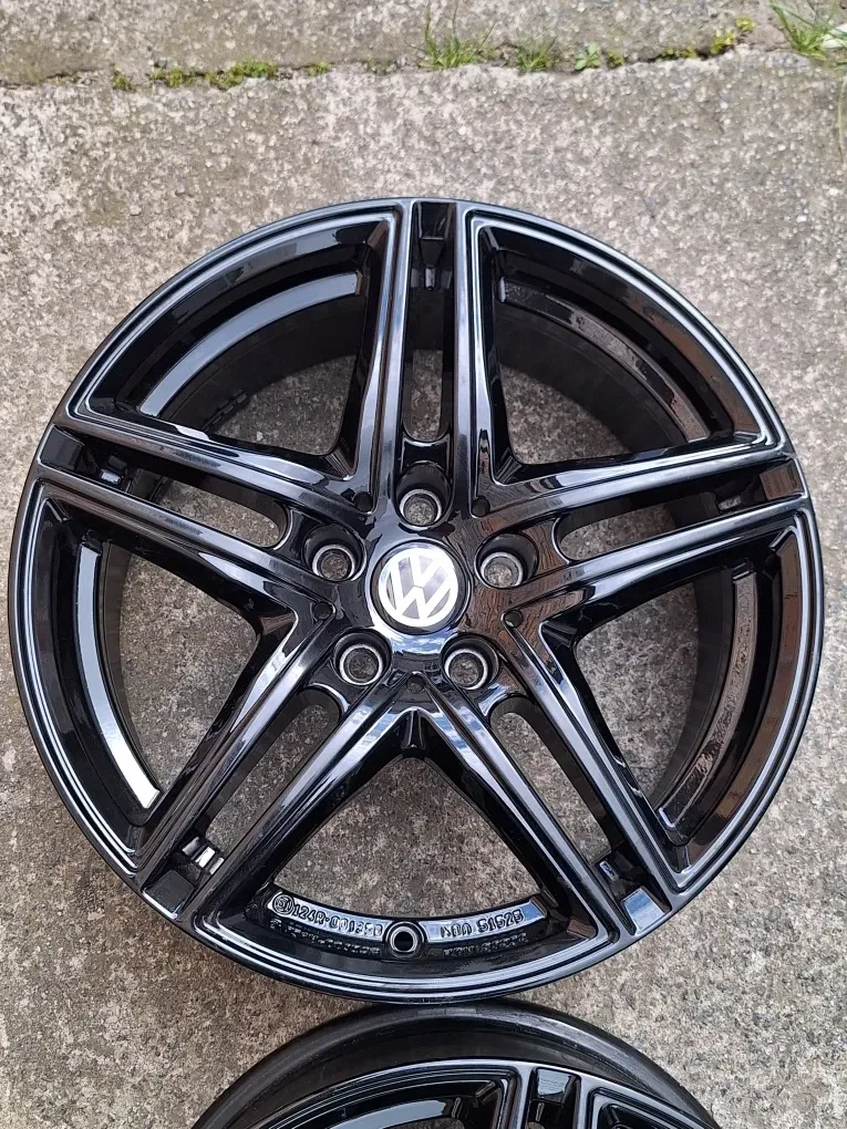 Чорні диски R17 Audi VW Volkswagen Golf 7 Passat B8 Alltrack Tiguan — фото 4