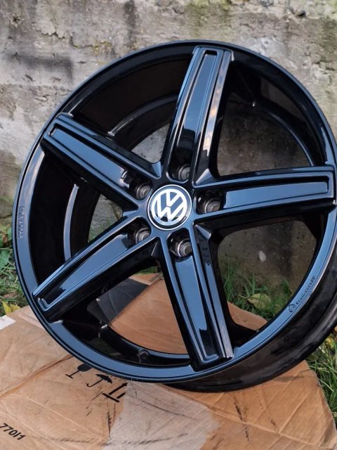 Чорні диски R18  5х120 18 VW Amarok MULTIVAN Caravelle Transporter T5 T6 Т6.1