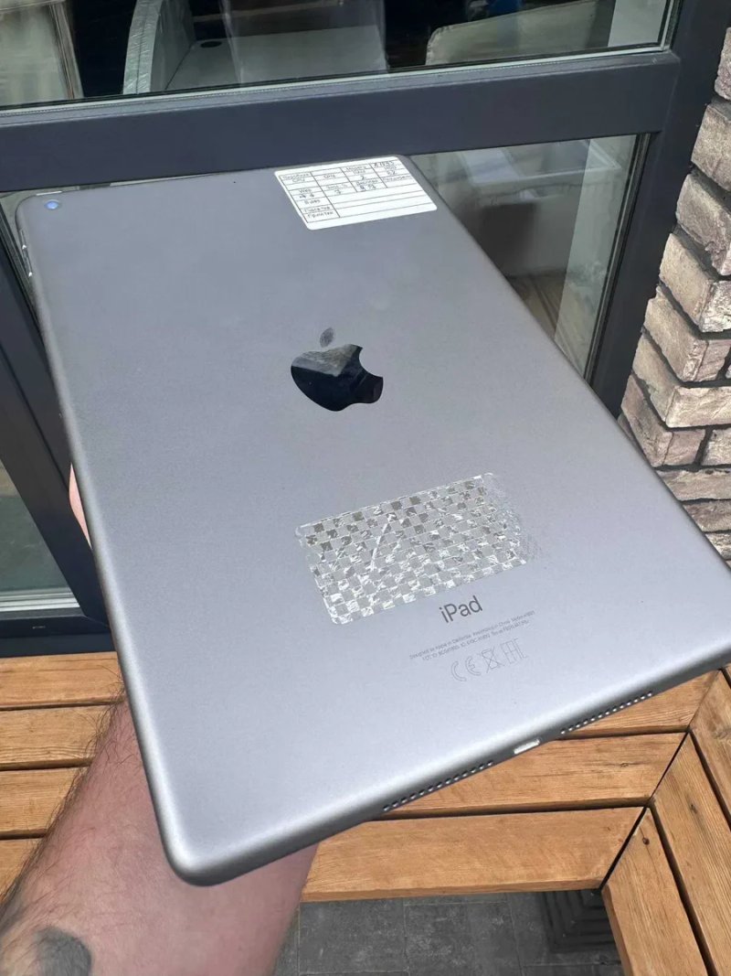 чудовий варіант для навчання, школи та дистанційних занять, Apple iPad 6th Gen A1893 — 9.7" Retina / 32GB / Wi-Fi — фото 2