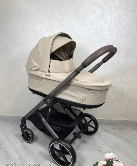 Cybex balios S lux 2 в 1 2025 року як нова